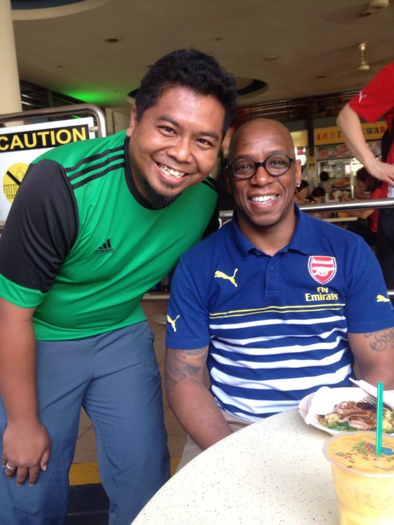 2TouchSoccerSch's tweet photo. “@coachkhairul: With @Arsenal legend, @IanWright0 ! Hope you enjoyed the food mate! http://t.co/Ae7ubctRDt”  

Our TD with an Arsenal Legend