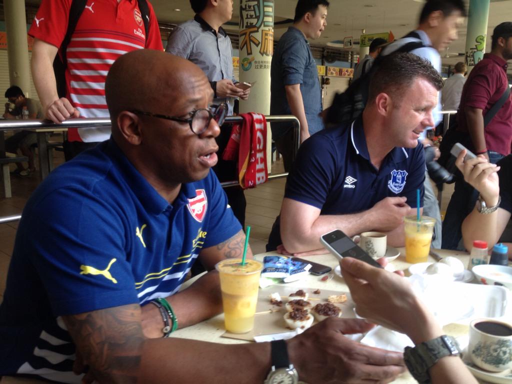 2TouchSoccerSch's tweet photo. “@coachkhairul: With @Arsenal legend, @IanWright0 ! Hope you enjoyed the food mate! http://t.co/Ae7ubctRDt”  

Our TD with an Arsenal Legend