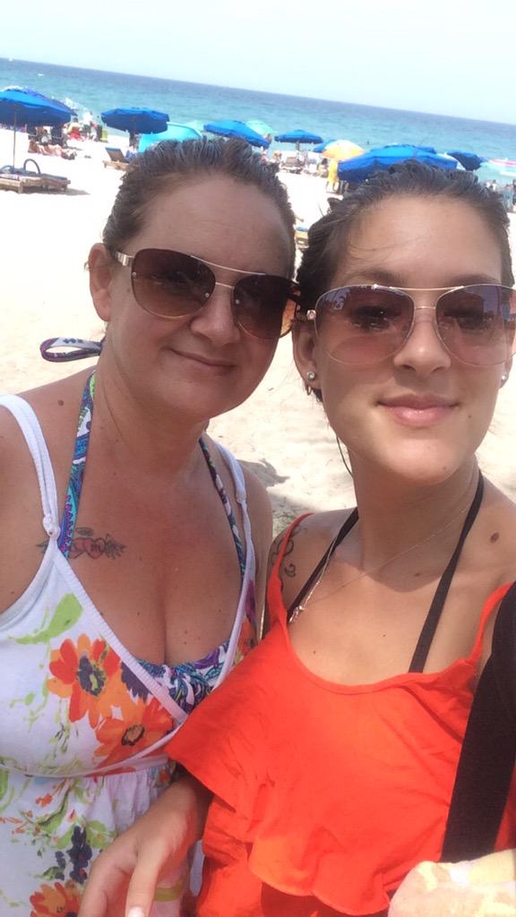 DayanaMarcell's tweet photo. Love this lady http://t.co/QBTdRVqdLQ