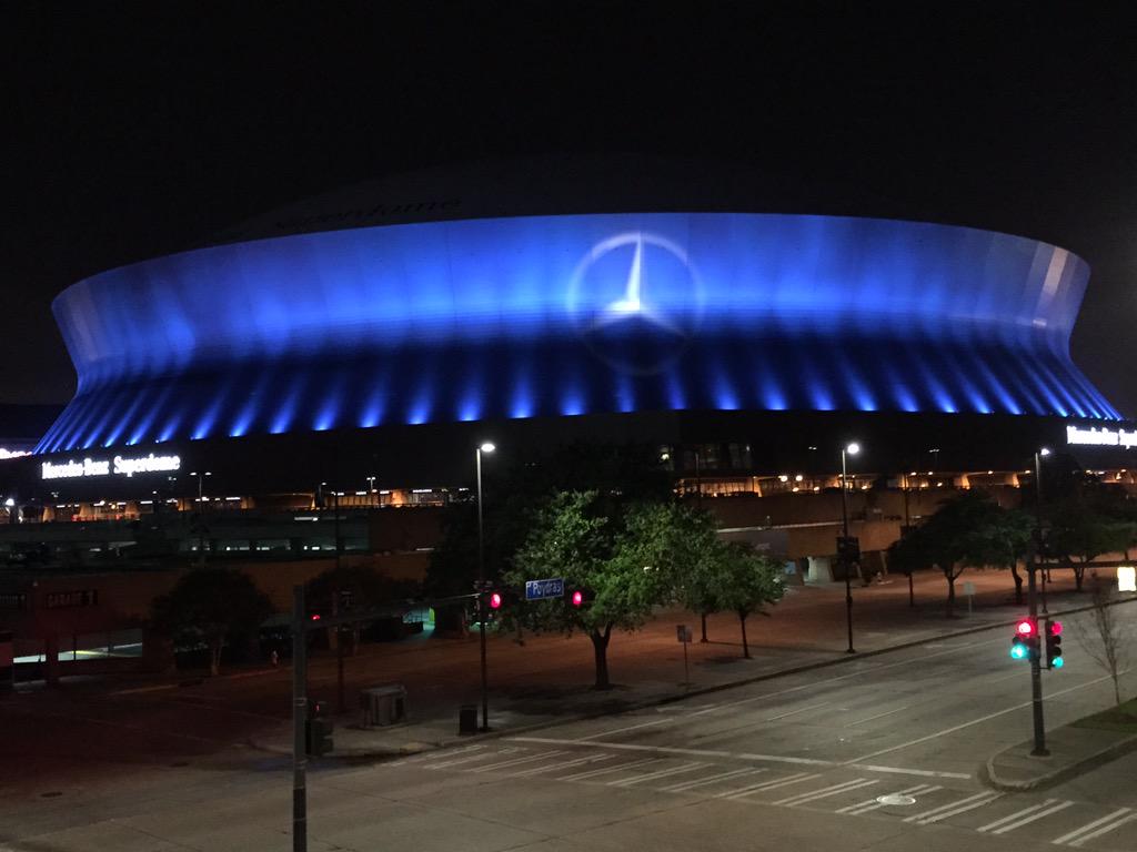 NOPDNews's tweet photo. Backing the blue &amp; going blue. @MBSuperdome lit up for fallen &amp; current #NOPD officers 'til Thurs. #GetBehindTheBadge http://t.co/dVzOBo80uD