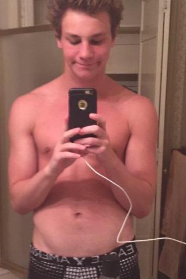 EagleHottest's tweet photo. Happy Birthday hottie!!!!!😍🔥 maybe you could give us a swim lesson sometime😘💦 http://t.co/XT47cxCDS7