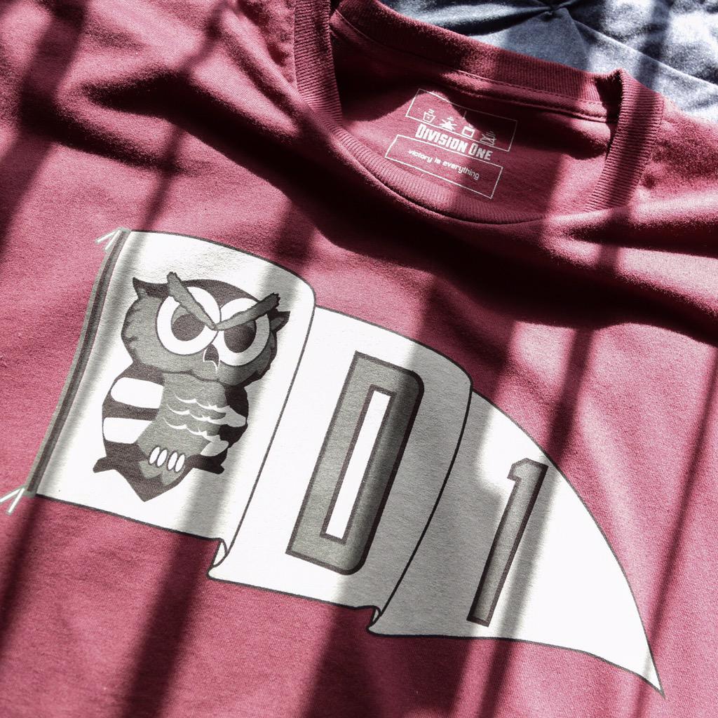 d1_dynasty's tweet photo. JOIN THE DYNASTY with the all new PENNANT tee exclusively on http://t.co/uuY8FbMmG9 #d1dynasty #streetwear #menswear http://t.co/FwdoNcZX6c