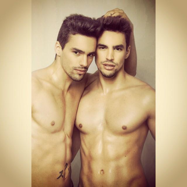 are-the-abercrombie-twins-gay-naked-white-collage-girls