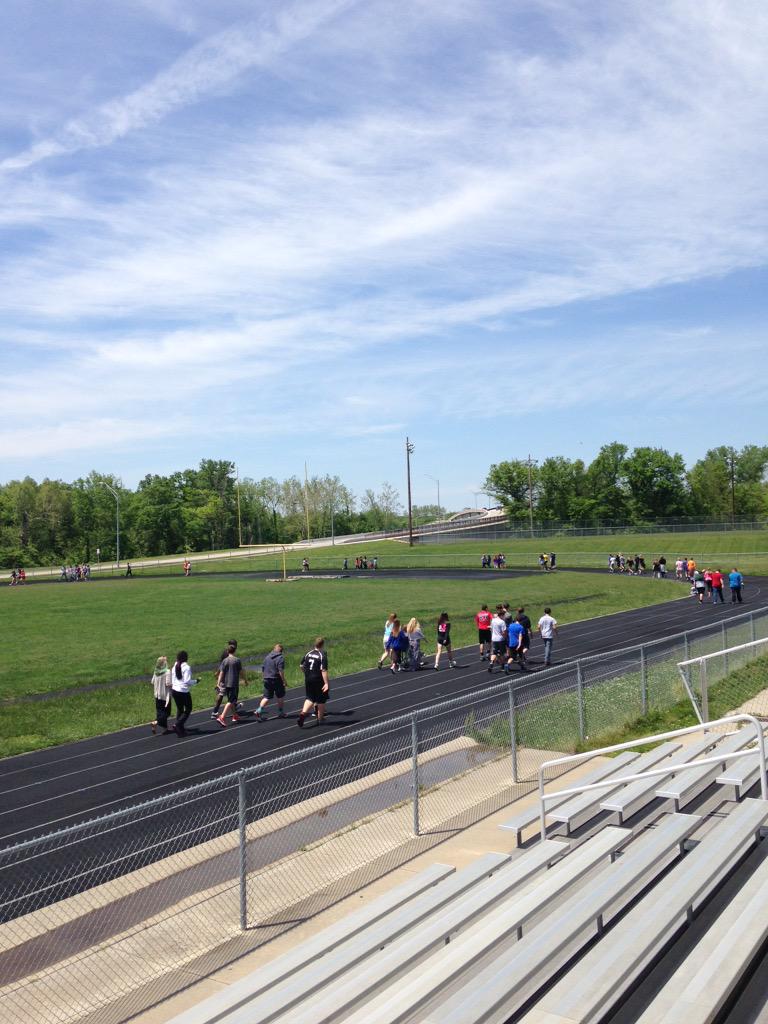 YoMissWalter's tweet photo. Walking for Sonia! @bigsoniamovie  #svmseagles #svmsmakingchanges #bigsonia http://t.co/faFrdn8vQA