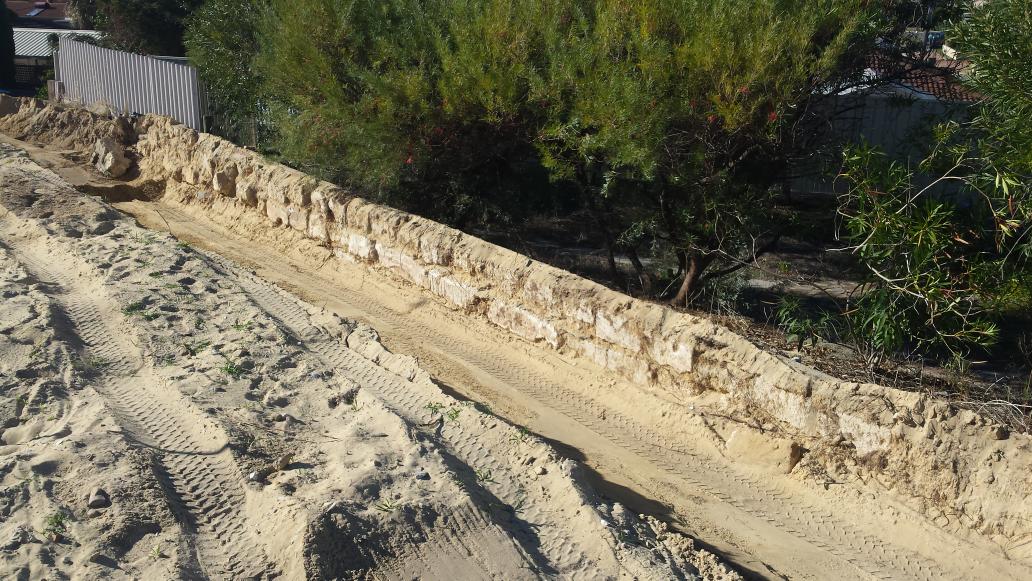 fostersfencing's tweet photo. 1 limestone wall gone http://t.co/kW7aa52Fg7