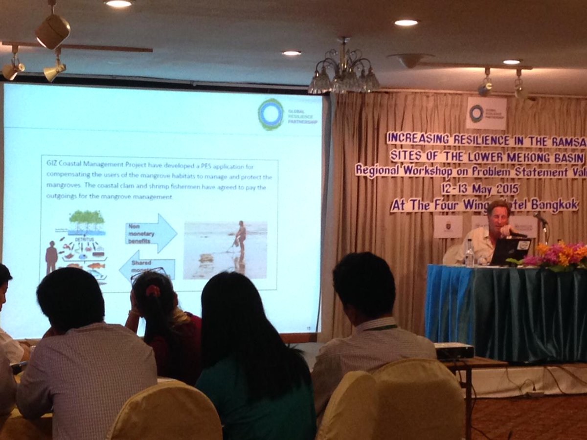 Rajesh_Bkk's tweet photo. #Mekong #wetlands key for resilience to climate change - #GRP Partners Workshop Bkk @grp_resilience @IUCN @raphglemet http://t.co/C46dX7w2oN
