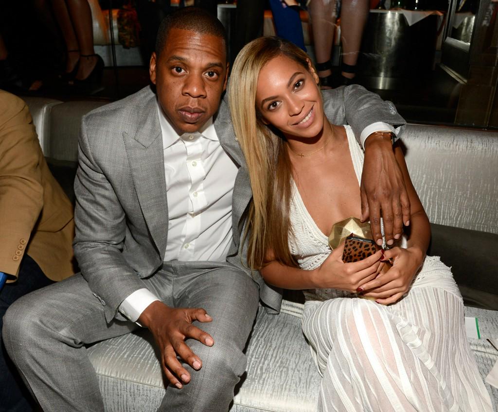 marieclaire's tweet image. Jay Z Reportedly Bought Beyoncé a 'Game of Thrones' Dragon Egg Because That's Love, Dammit marieclaire.com/celebrity/news…