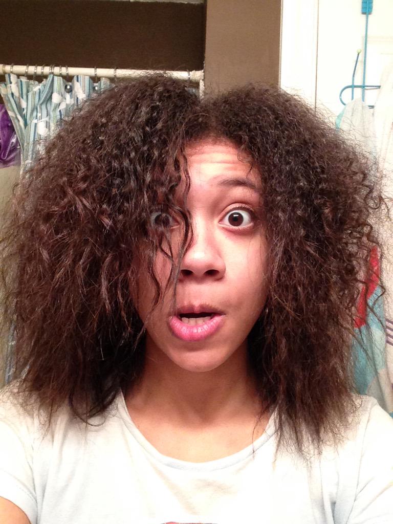 itsapainfr's tweet photo. Preparing to tame the beast. #basicblackgirl http://t.co/GJs0s6Mw6m