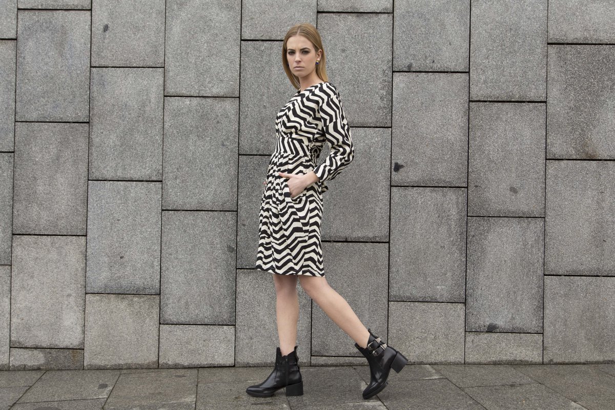 LagaModa's tweet photo. ¡Vestido + botines = tu uniforme para esta primavera! =)
Consigue este vestido en nuestra #eshop por tan solo 41€ http://t.co/T06IVN1Uuk
