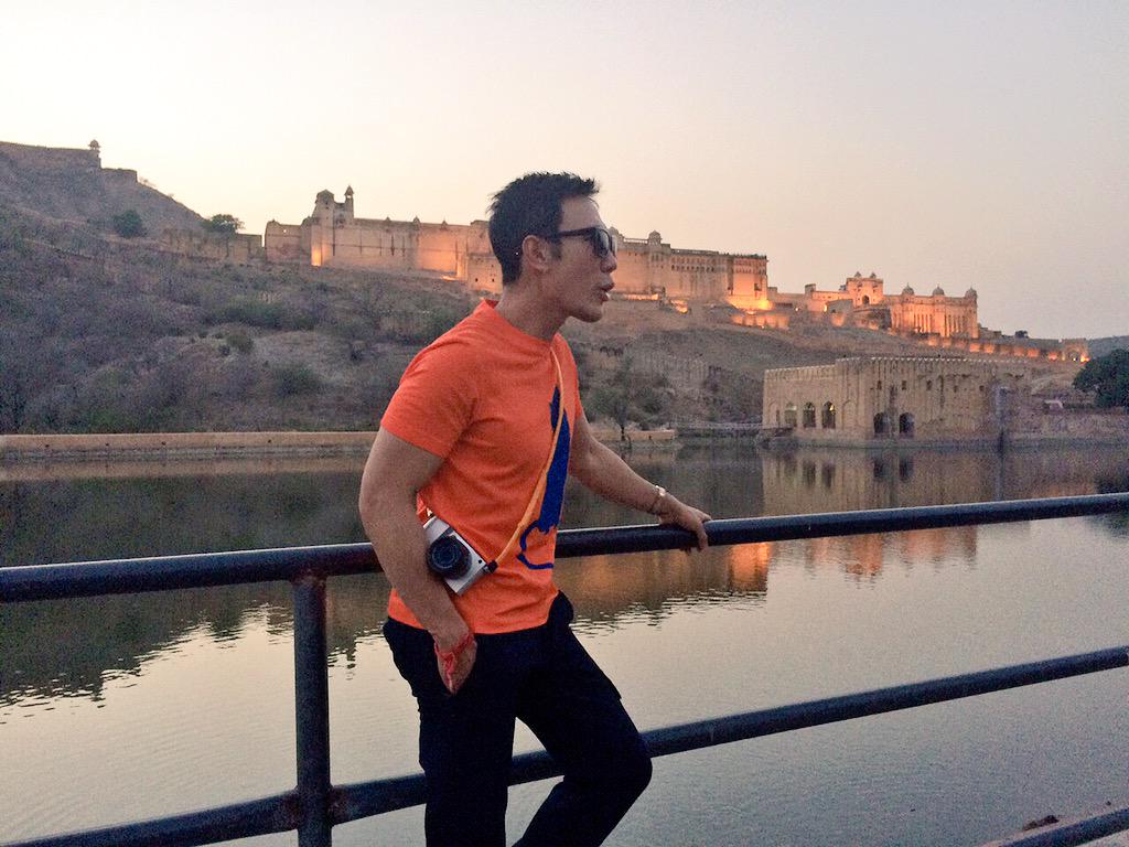 Shaheer_S's tweet photo. Last few days... 🇮🇳🚘🐂🐫🚲🎬📷🍴🎶 http://t.co/xkka6MhF8j