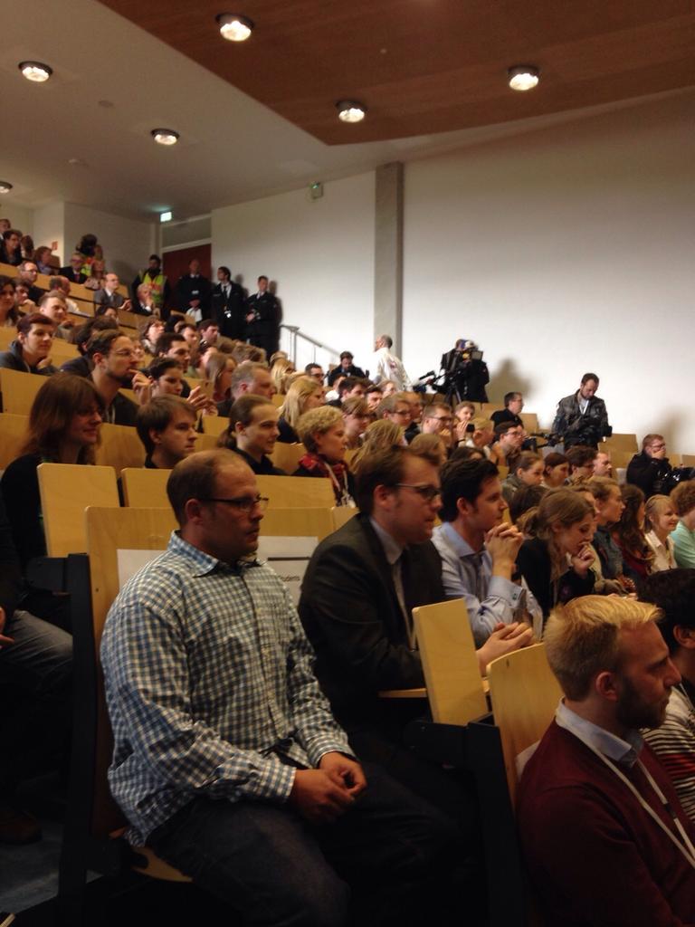 Ministerpräsident #Rivlin ist in der <a href="/kieluni/">Universität Kiel CAU 🎓</a> und beantwortet Fragen der Studenten #IL50D
