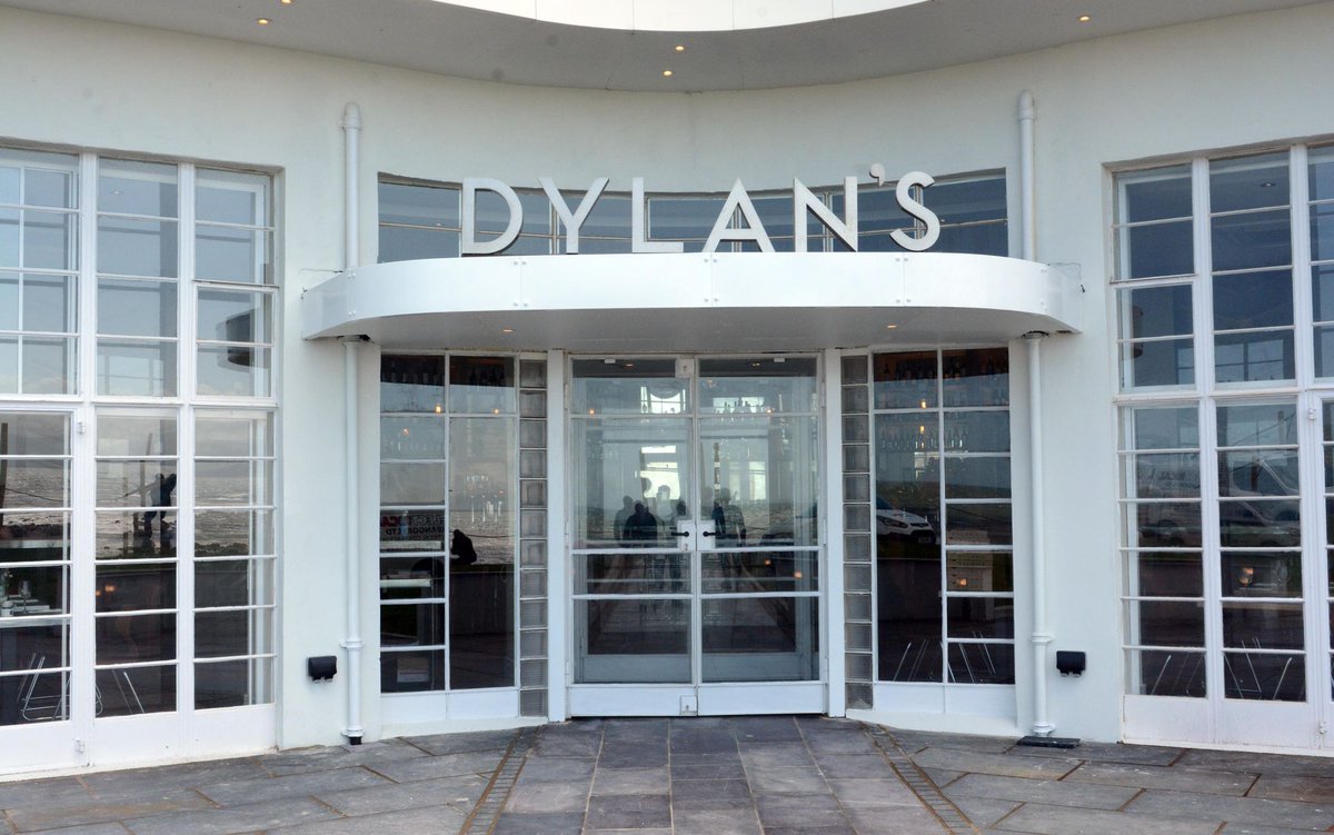 business_owen's tweet photo. WATCH: @DylansPizzeria opens its doors in Criccieth for the first time - take a look around
http://t.co/TypjtVOsTE http://t.co/nMWVPJOuFN