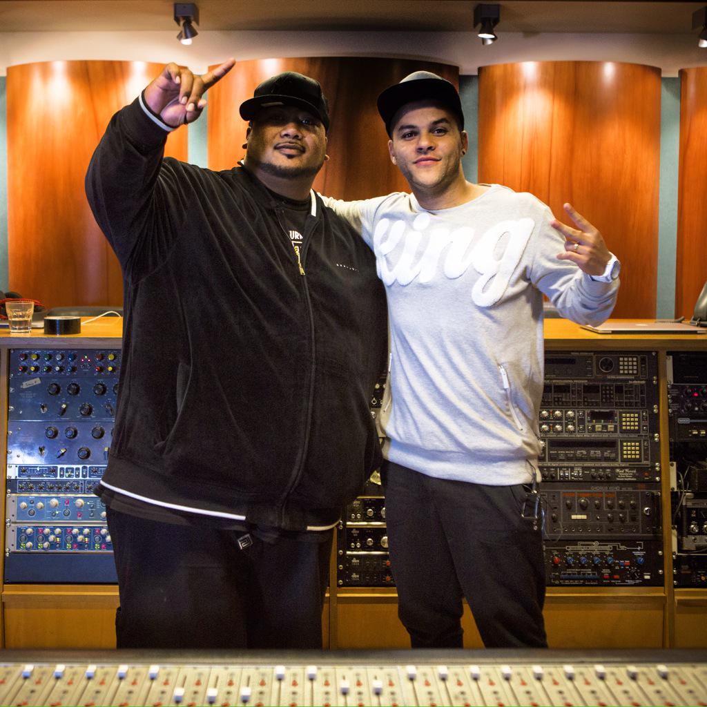 kid_mac_'s tweet photo. The brother @SavageDkonz came through the studio today to drop some knowledge. Always ahead of the game &amp; humble! http://t.co/2POFToCQp2