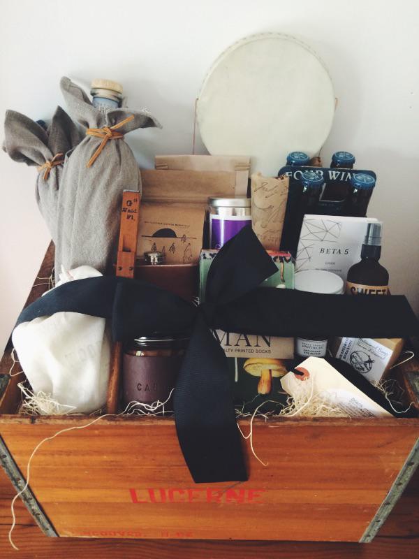 oldjoygiftboxes's tweet photo. So we delivered a couple of gift boxes to U2 this evening....no big deal #oldjoygiftboxes #vancity #gifter #sharejoy http://t.co/U2rl5axyOP