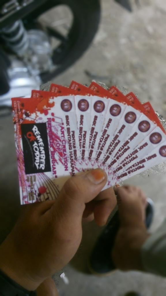 ZNAofficial_'s tweet photo. Ayo cepat di beli tiketnya, mumpung belum sold out. Zone No Anarchy juga turut memeriahkan acara ini juga loh ;-) http://t.co/XeQTr0vnFp