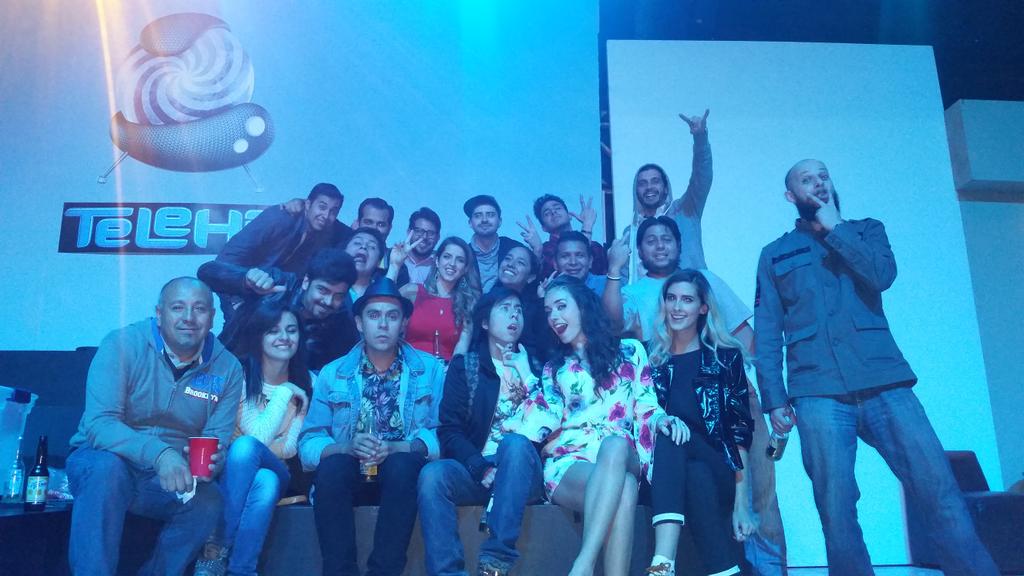 wallace_fher's tweet photo. Festejando a @ponchitorocks y la ganadora @PaolaGalina #FinalNewGeneration @xperimento @arelisromina @claudiotelehit http://t.co/bWxRjOQT8L
