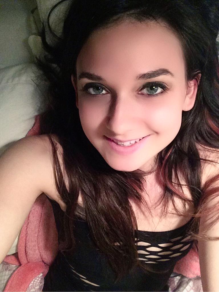 TW Pornstars - Amy Faye. Twitter. I'm back on @KinkLive!. 5:22 AM - 13