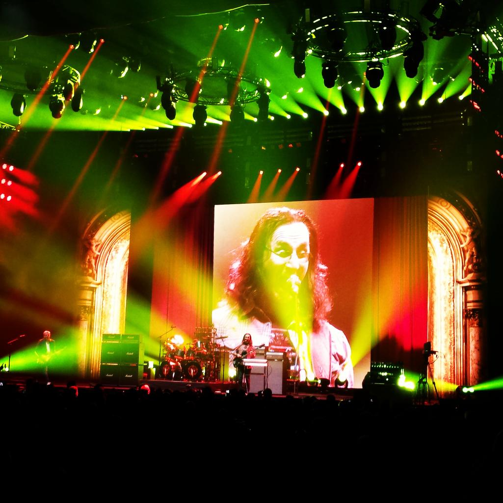 GForceDavid's tweet photo. I can't think of too many better ways to spend three hours #R40Live #R40STP #R40LNK #rushxec #Rush #geddylee http://t.co/ewzzKh0P3Y