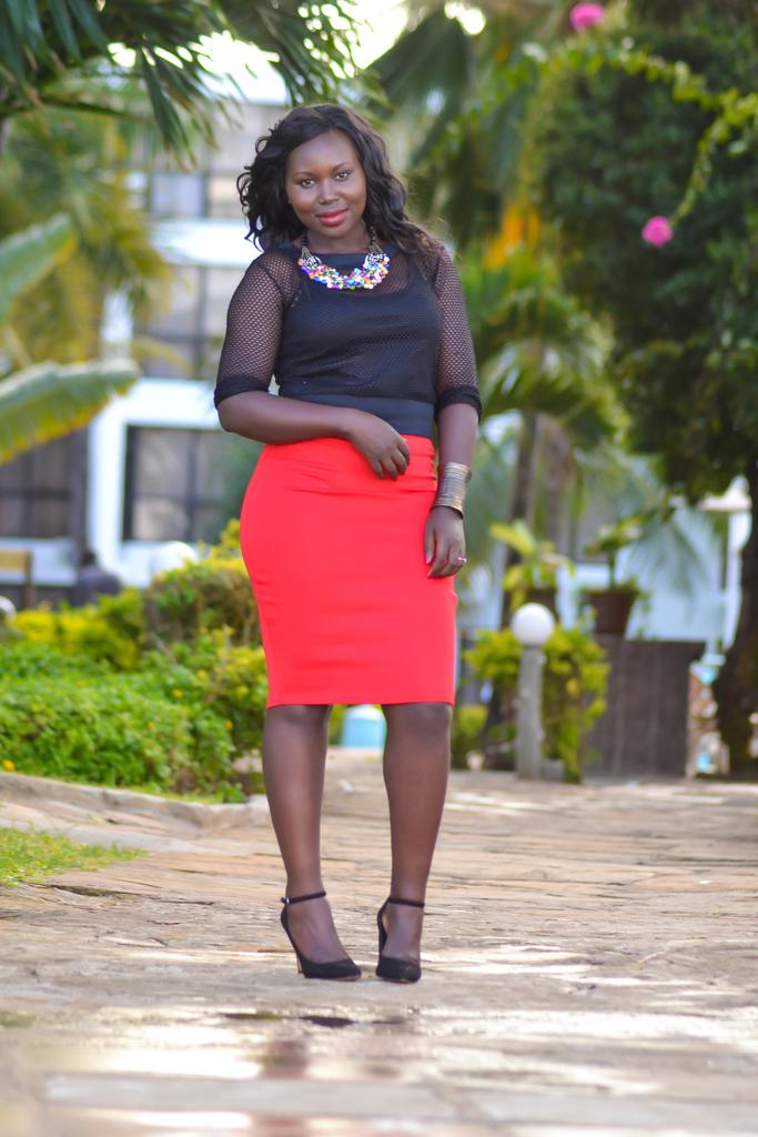 maureenbandari's tweet photo. The power of a pencil skirt #funshion #fashionblogger #Mombasa #lifeinMombasa https://t.co/ywN2Wp9WWd http://t.co/wueakHhAYF
