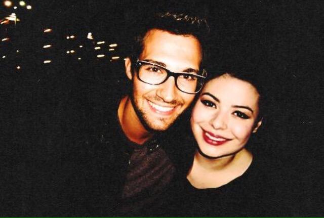 x5SOSftArianax's tweet photo. Miranda Cosgrove and James Maslow will always be my otp ๐๐ #jiranda http://t.co/zVh8ochsa9