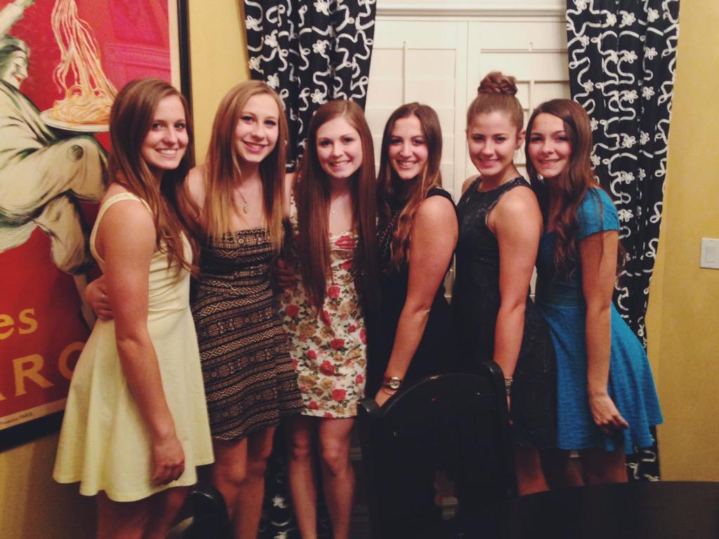 CorianneMason's tweet photo. Fam is forever, right? #DWforever http://t.co/A9wd9NZ9bo