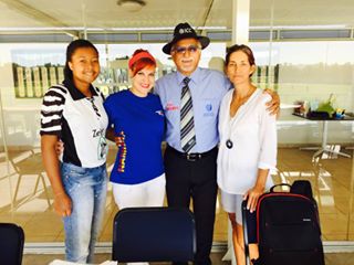 EveleenGetzen's tweet photo. One about been a score and a cricketer is that one gets to meet aWesome people :) http://t.co/OXgC4VrJCk