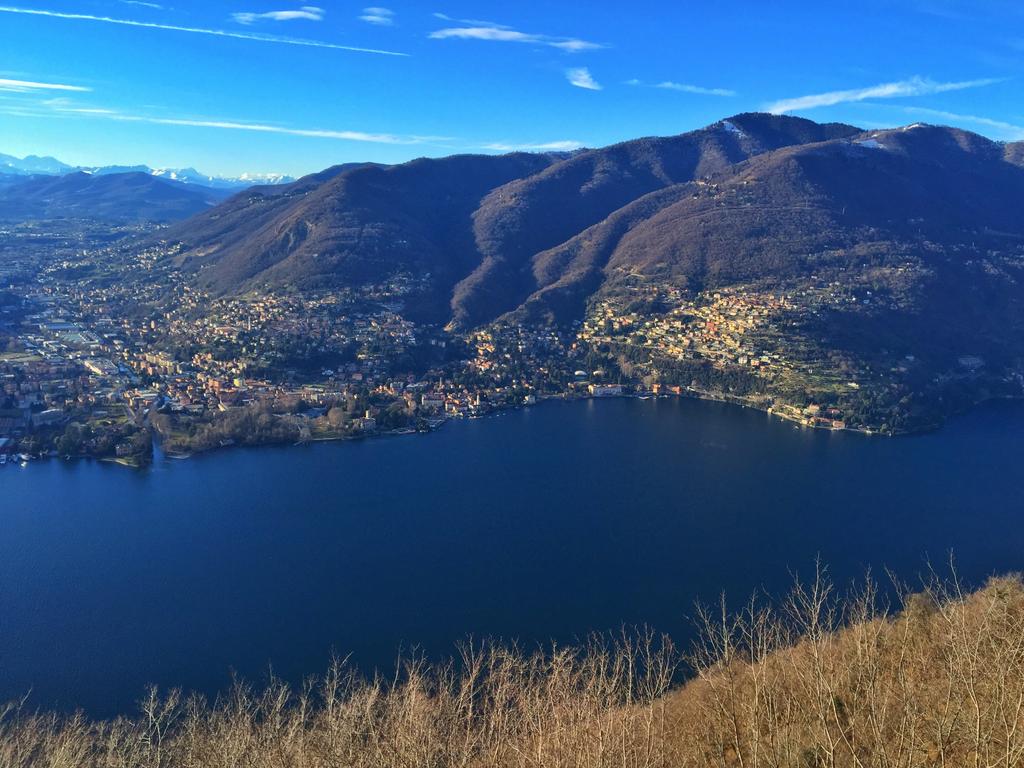 Proffi's tweet photo. #myfeelgoodplace @MyFeelGoodPlace #lagodicomo #como #italy http://t.co/ZAaNoq6WVX