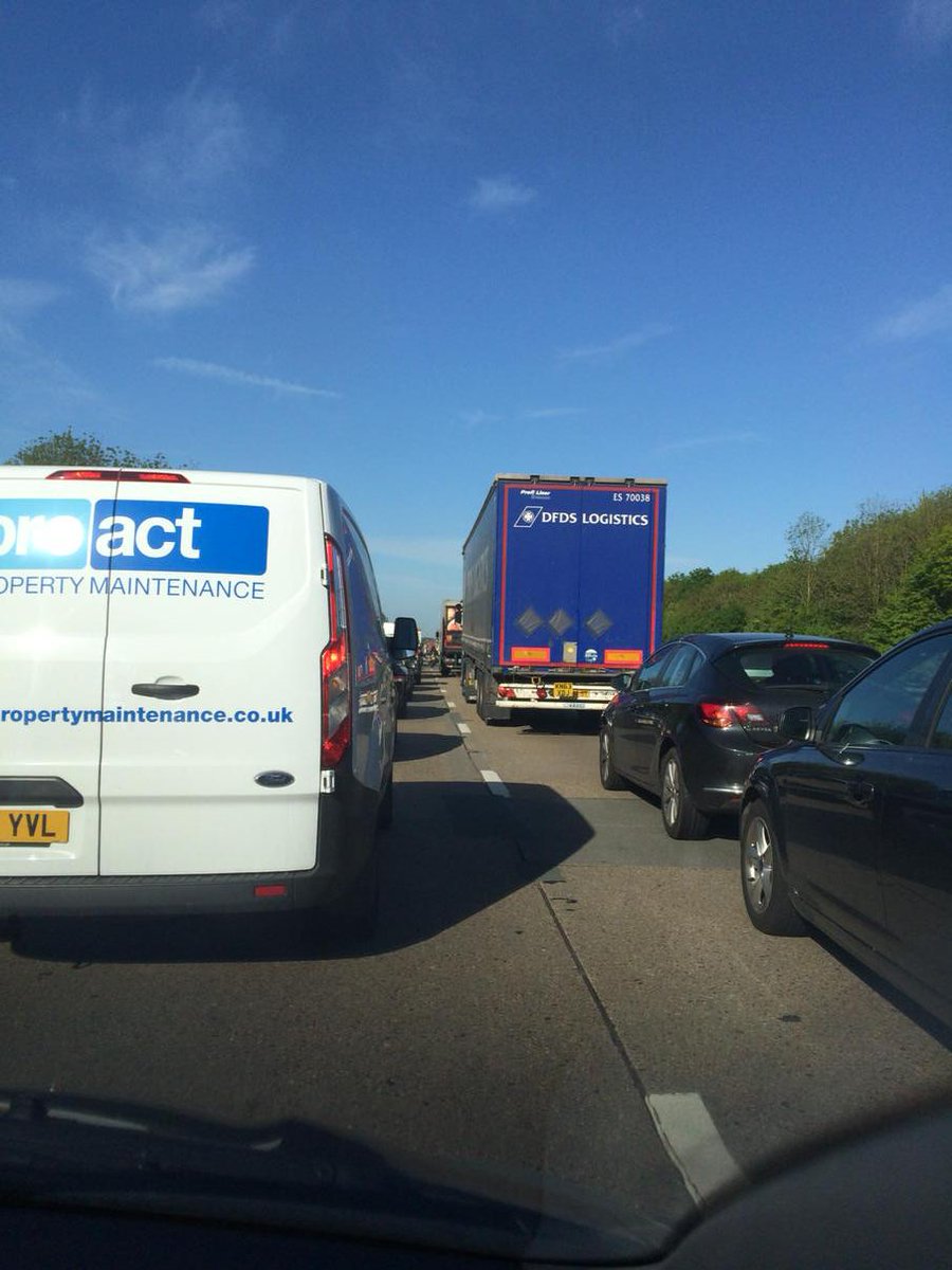 MrMJRichards's tweet image. This is what misery looks like. It&apos;s the A12. #RoadProblems