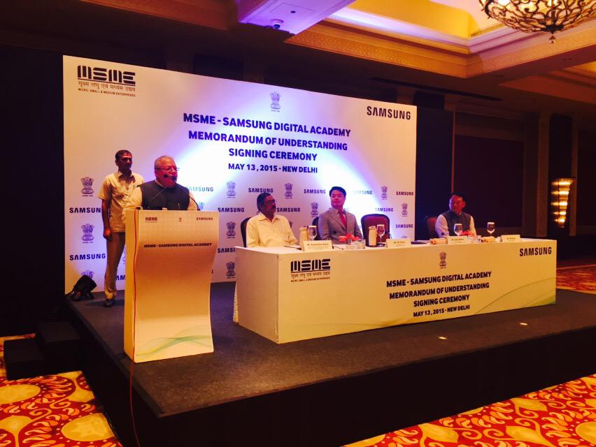 KalrajMishra's tweet photo. Skill development plays an important role for successful execution of @makeinindia http://t.co/0aTns9Vp7I