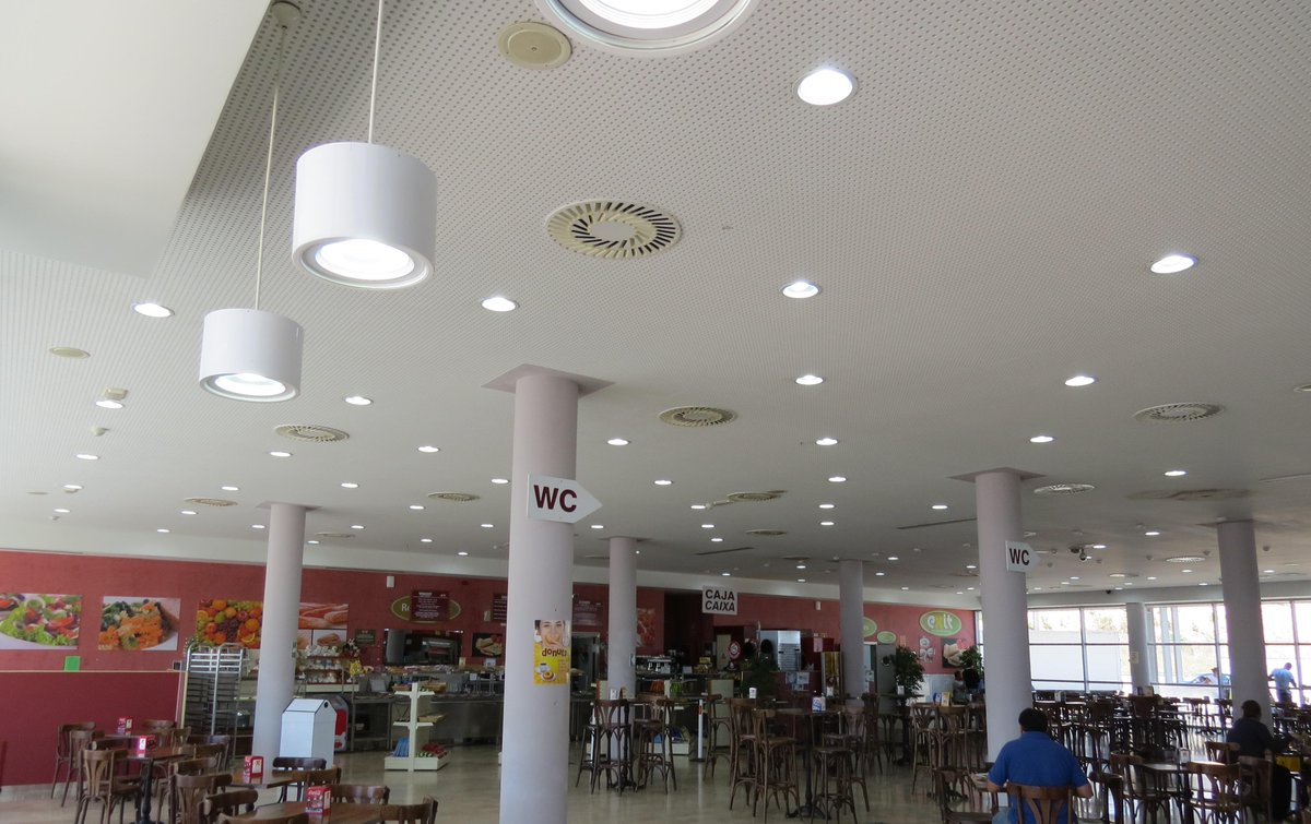 SSIEiluminacion's tweet photo. SSIE realiza la sustitucion de iluminación en las Áreas de Servicio de ALSA con 3.529 puntos de luz instalados. http://t.co/gH0HSGOkNE