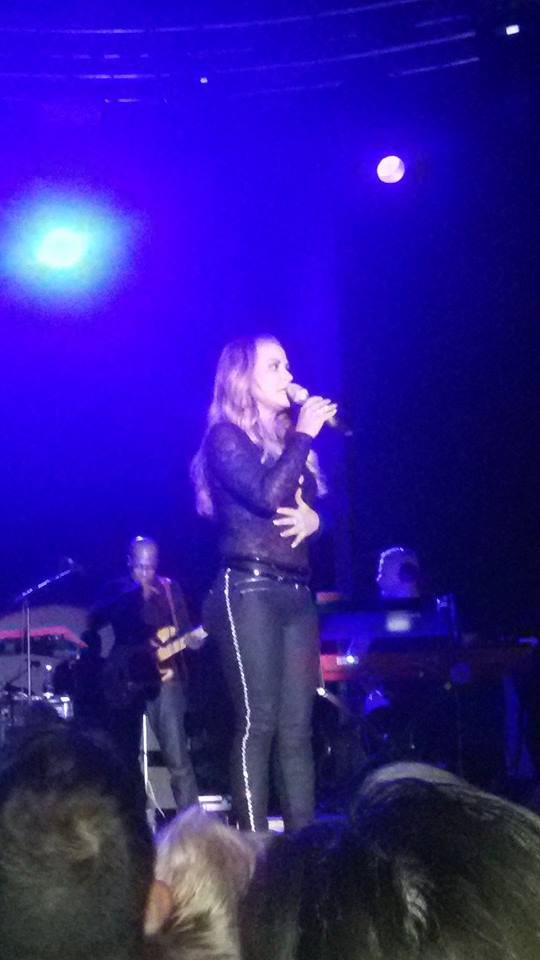 Manastacia89's tweet photo. #anastacialove #milanofabrique #ottobre2014 #geannio2015 http://t.co/u2kh1BzEY0