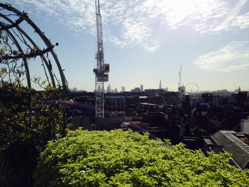 CBorg_Mirza's tweet photo. Lovely views of London from the top of @TheDorchester on this sunny morning, perfect for breakfast ! @jaegerlecoultre http://t.co/8TyhLv2tCM