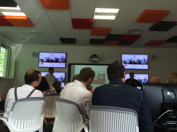 ValerieCG_Aud's tweet photo. #LearningLab IDEA Journée lyonnaise pour échanger sur pratiques des nouveaux lieux apprentissage. http://t.co/IM3CQEYMVp