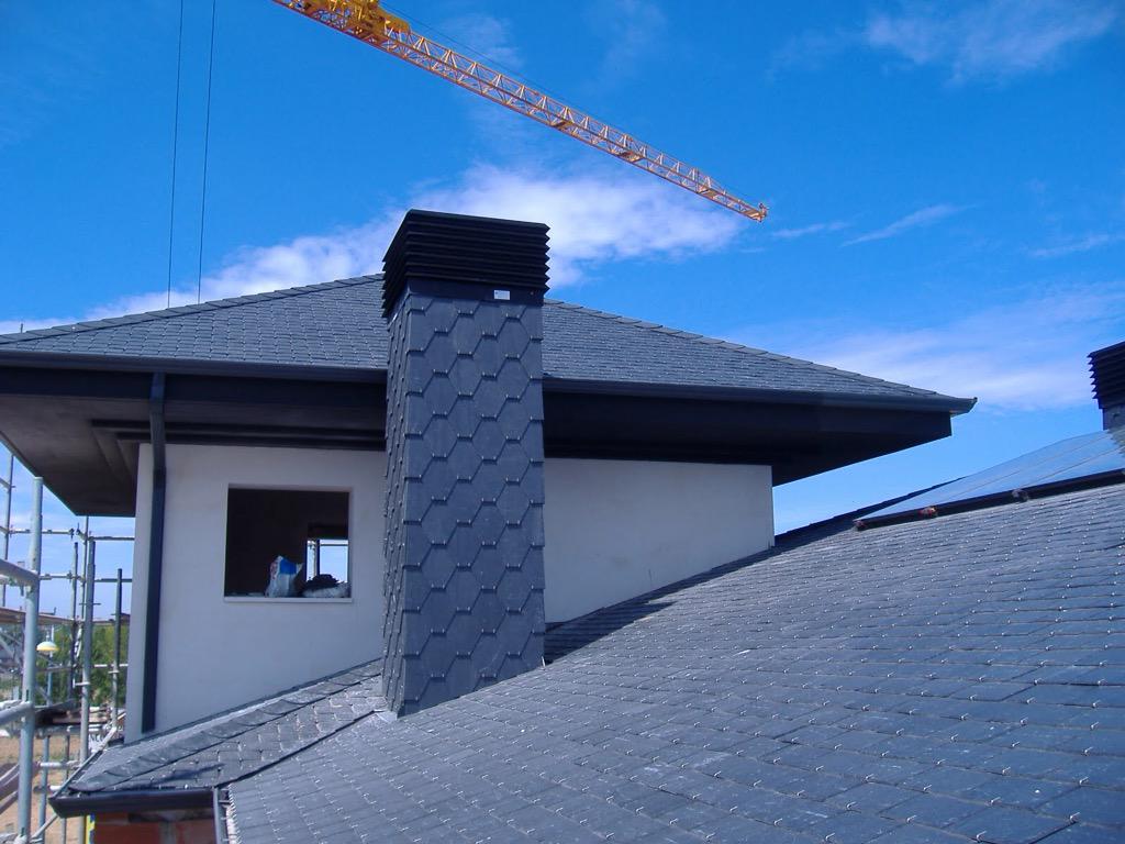 callerguestejas's tweet photo. Realizando cubiertas tanto estructuras de madera como,realización decolocacion,tejas y pizarra. http://t.co/KmAt38MJ9R