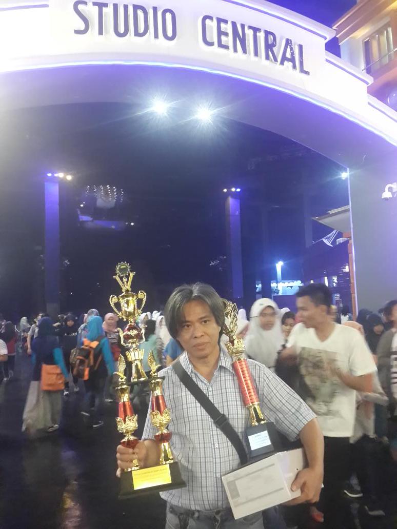 Trans Studio tweet media