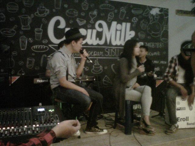 AgilRSapoetra's tweet photo. Long week end party at @CUCU_MILK_FRESH [ @agil_thengil ] http://t.co/cRIbQTPqUJ