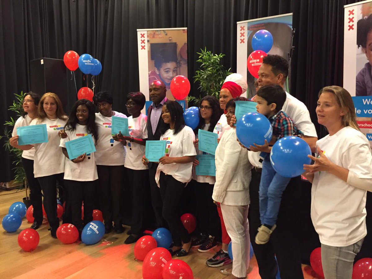 adamzuidoost's tweet photo. Hier zijn de Voorschoolambassadeurs, de campagne is begonnen. #Voorschool=Voorsprong 
http://t.co/ZB33qOf5W9 http://t.co/s0uYiKQV5p