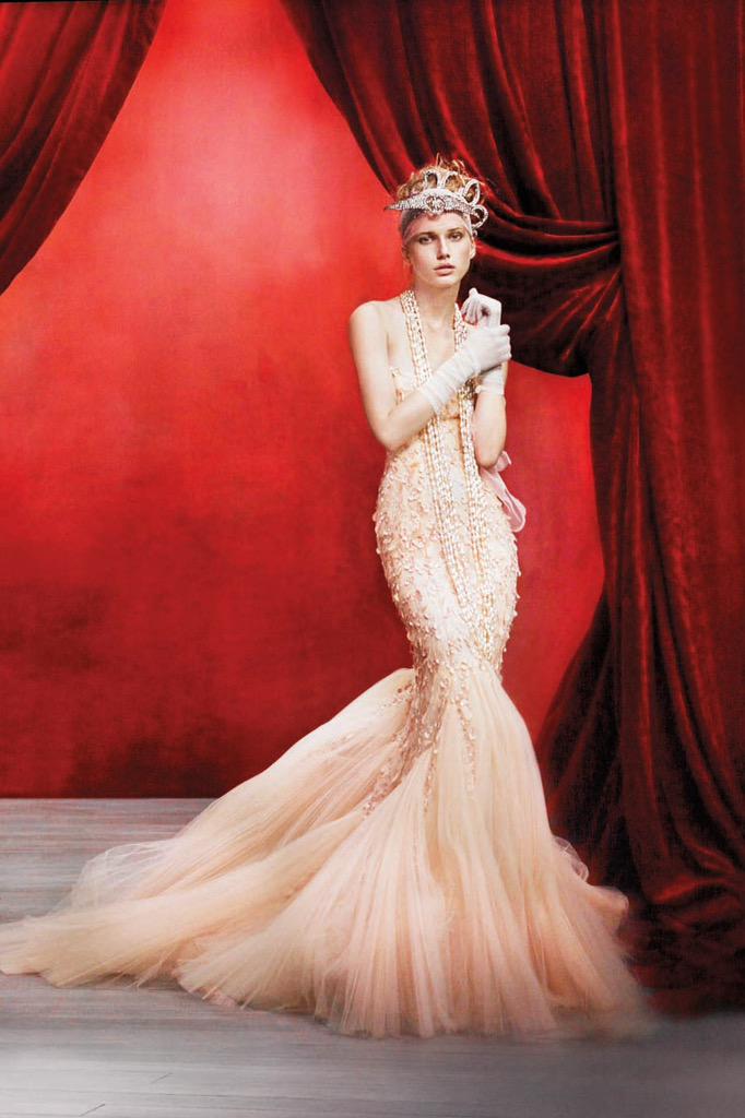 Reem_Acra's tweet photo. Be in the limelight. #2011AdCampaign #RACampaign #Wedding #Bridal #Bride http://t.co/t4ynsf7B24