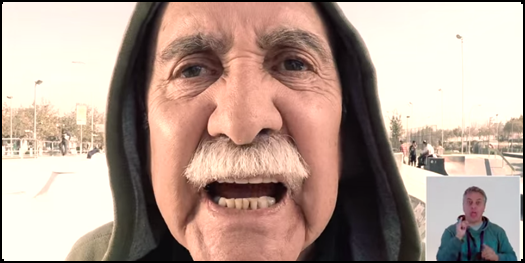 CNNChile's tweet photo. [VIDEO] Fernando Farías protagoniza gracioso spot para que estudiantes retiren la nueva TNE http://t.co/UqZjNT7s9i http://t.co/cbFiHaINIE