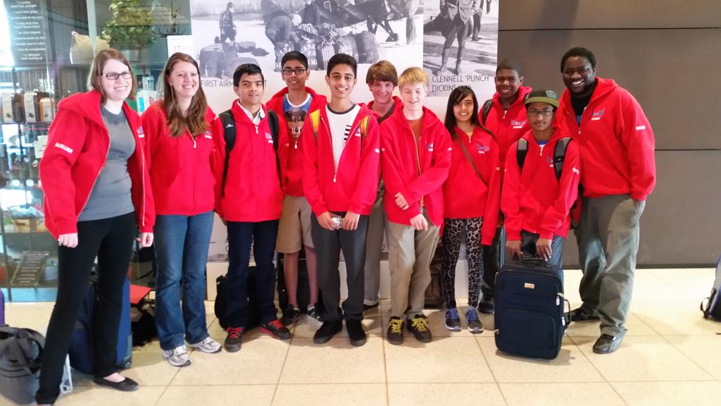thiamistoly's tweet photo. @EcoleMcTavish #robotics team @FlyYMM heading to Arkansas for the # fll international tournament! #fmpsd #ymm http://t.co/XwXhYpL5W6