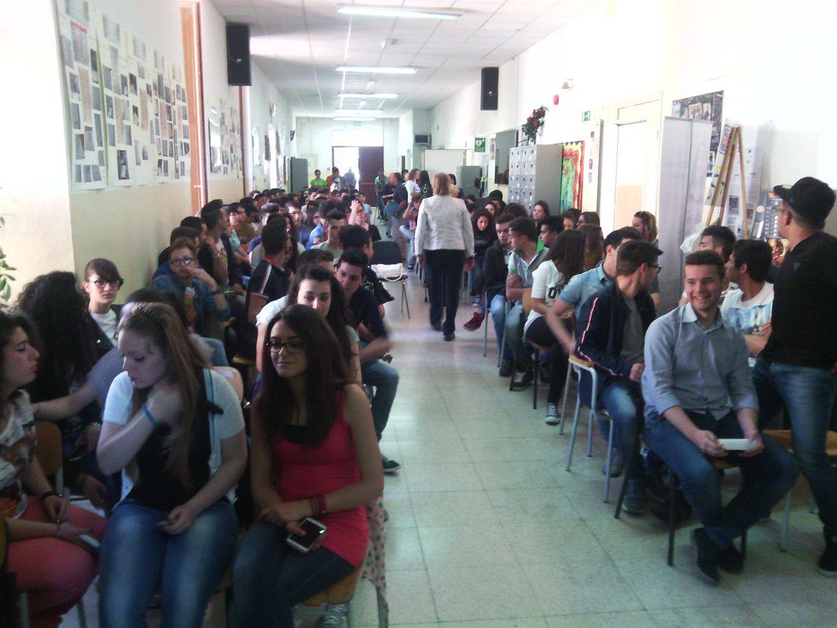 TalentiEuropa's tweet photo. L'ITC"Federico II" di Naro(AG) per il concorso @TalentiEuropa #chotalento @LoBelloMariella http://t.co/tPafVI8N1n