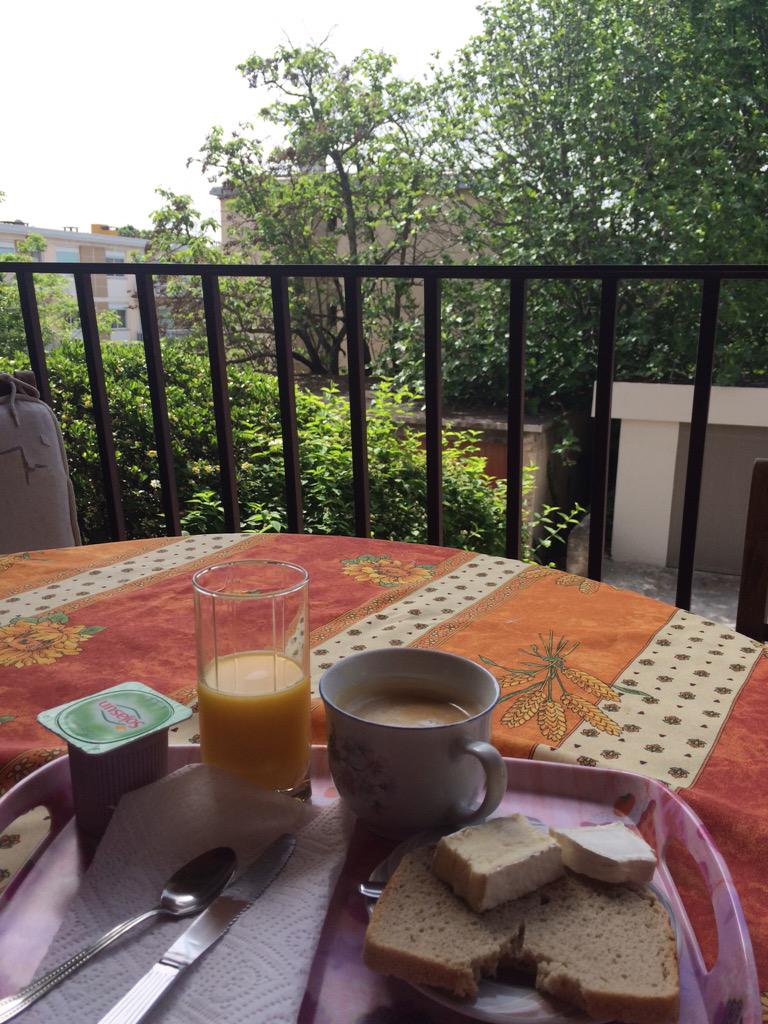 rkaplann's tweet photo. Things I will miss about France: breakfast with this view http://t.co/SsaKhUhc8O