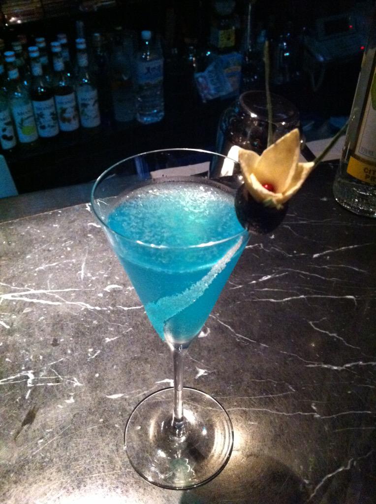 bar_fake's tweet image. 本日はカクテルの日です🍸