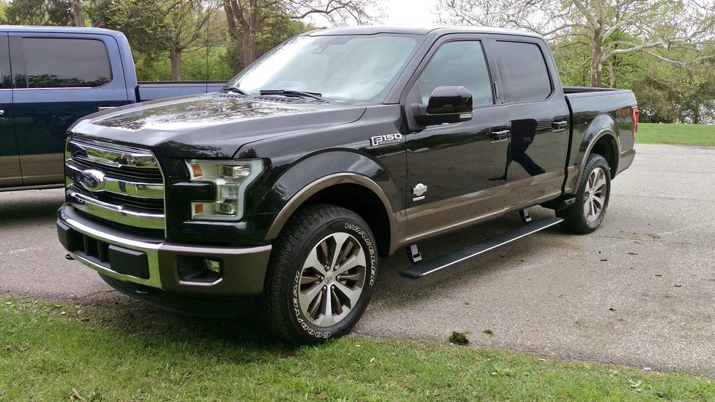 SteffWag's tweet photo. Drove a @Ford F150 today. Beeing european it scared me to death first. Now I want one. And a bigger garage http://t.co/heW9cMi7rl