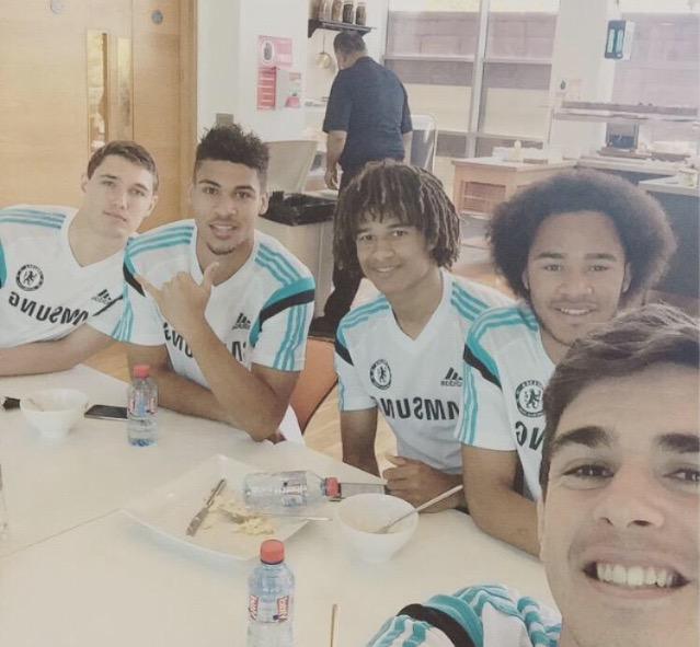 Good morning <a href="/izzyjaybrown/">Izzy Jay Brown</a> <a href="/NathanAke/">Nathan Aké</a> <a href="/oscar8/">Oscar</a> <a href="/ChelseaFC/">Chelsea FC</a> #CFC