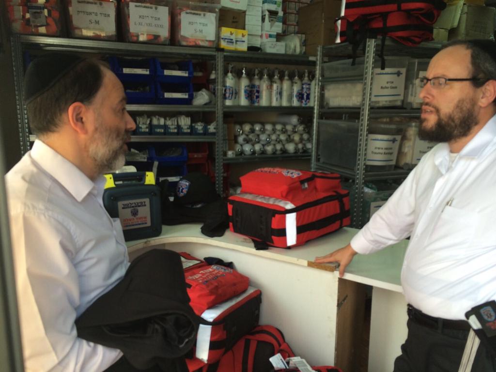 UnitedHatzalah's tweet photo. Well known London Hatzalah volunteer, Benji Stern (Unit #H960) visiting our Jerusalem headquarters today. http://t.co/FFnUxpHozl