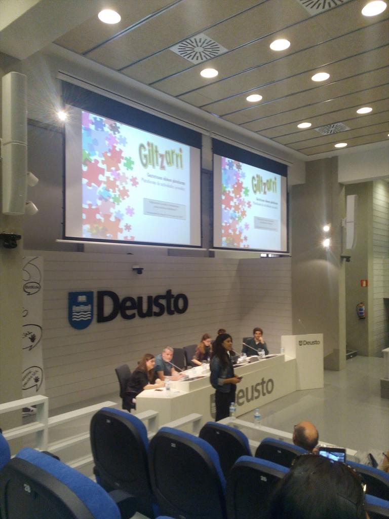 Taldeka7's tweet photo. Izaskun Deusto unibretsitatean Giltzarriri buruz berbetan¡!GORA GILTZARRIIII¡! @kontseilu  #ciudadaniaeduso http://t.co/RKvgAQOCys