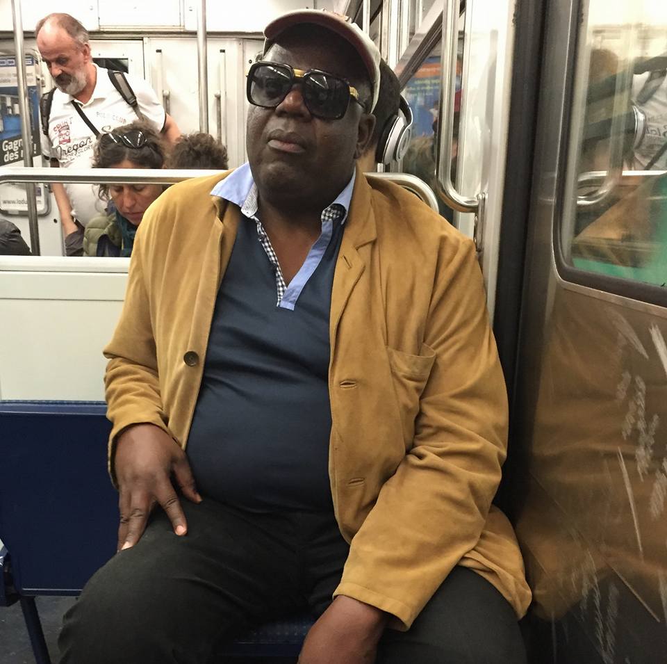 Lindis_les10's tweet photo. Ce matin,j'ai croisé un Mr que je n'connais pas sur la ligne 12,il m'a regardé et m'a dit "Sauve-le,sauve-le"#Cheulou http://t.co/ltKBN7Uh2N