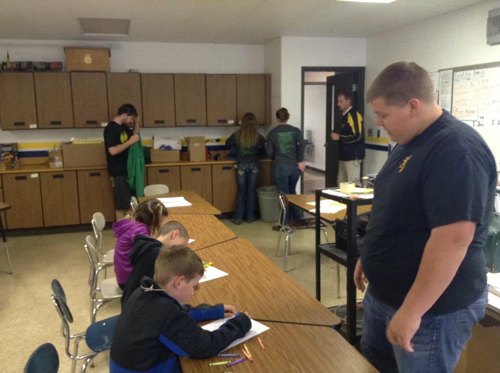 CrawfordFFA's tweet photo. Coloring activities http://t.co/ecckmjpeOO