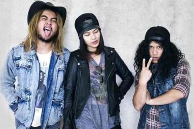 Walau Muda, Billfold Itu Band Rock Indonesia Terkeren 2014! :) \m/ #kilasbalik 

bit.ly/1HbqW4L